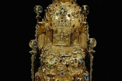 الزخرفة الذهبة للقديس فوي (كونك أفييرون  دير تريزوري)